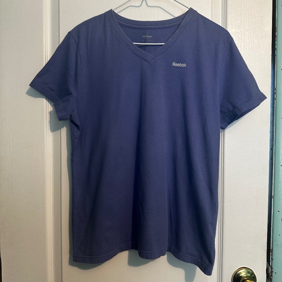 🩷Reebok T-shirt - Picture 1 of 4